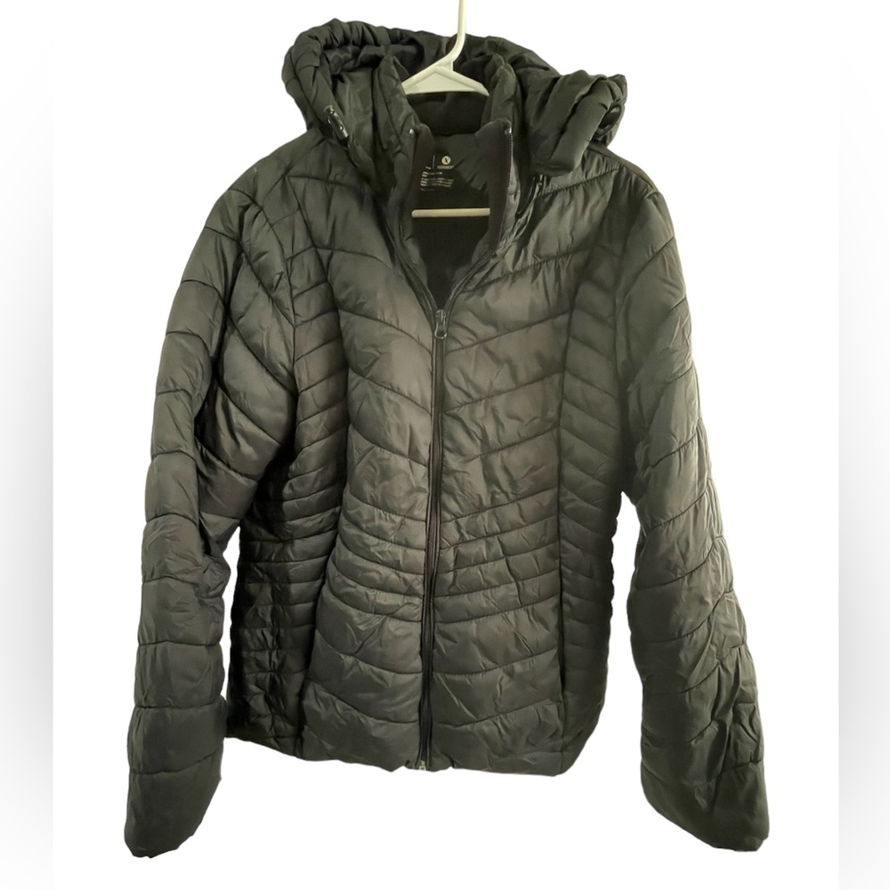 Women’s fitted winter coat. Heavy discount for slight damage.